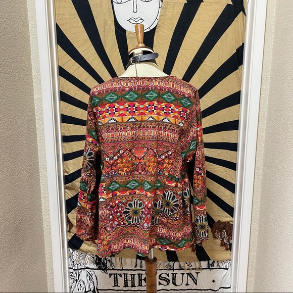 🌈 Beautiful flower art top - Picture 5 of 11